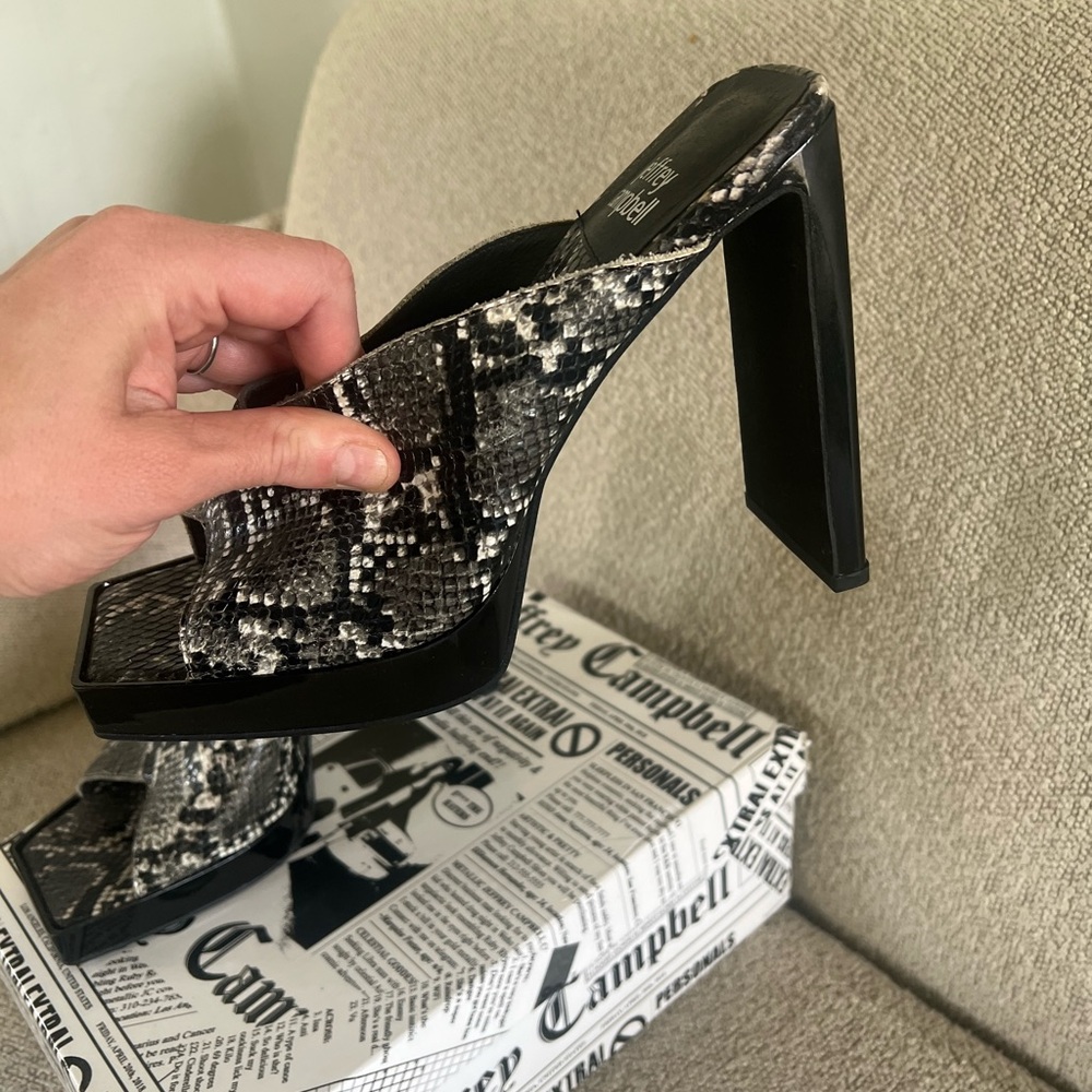 Jeffrey Campbell Snakeskin Heels NIB 9.5 - Picture 3 of 7